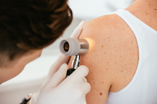 Stellenangebot Médecin Spécialiste FMH Dermatologie - Poste fixe  Neuchâtel / Jura
