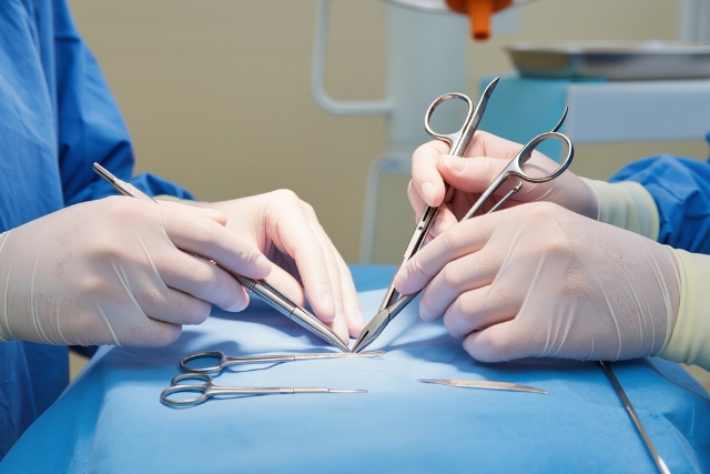 medicalis_mains_chirurgicien